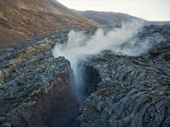 Atrakcje na półwyspie Reykjanes: Wulkan i pole lawowe Fagradalsfjall - zdjęcie tytułowe